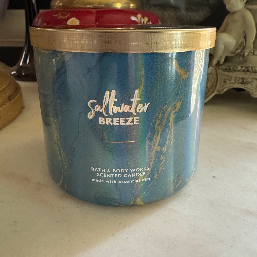 Bath and Body Works Salt Water Breeze Candle 14.5 oz.